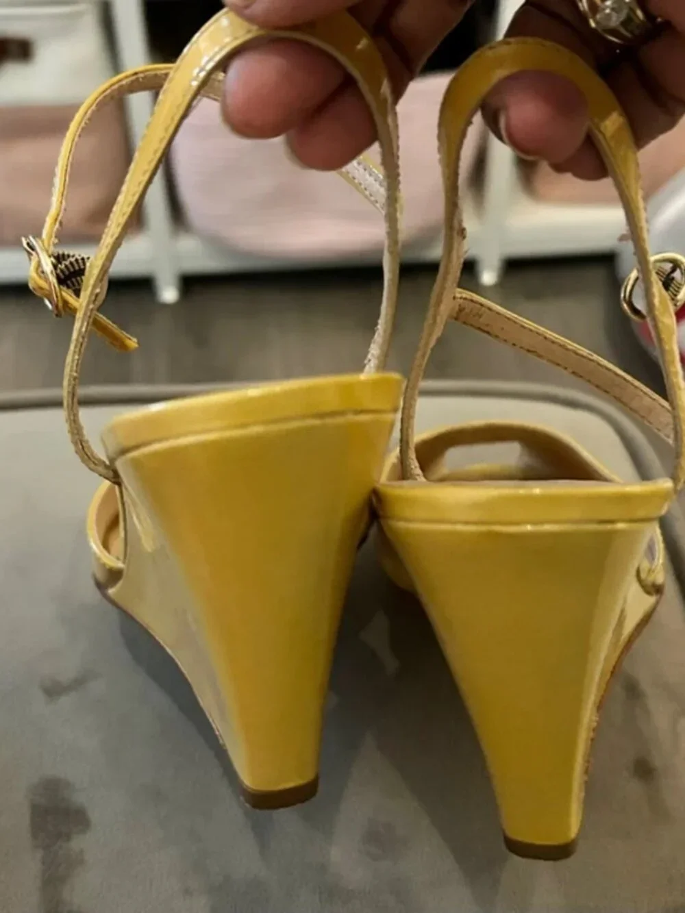 Mustard shoe
